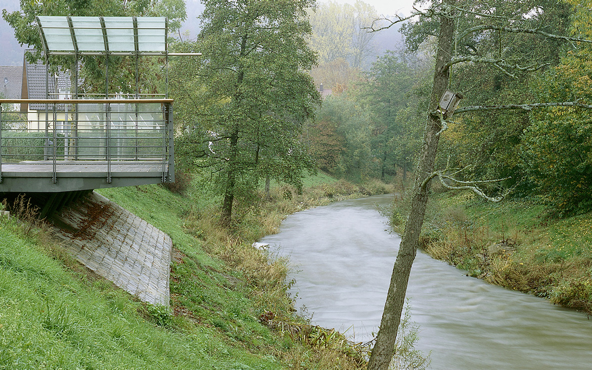 Zehntscheuerplatz Abtsgmünd, Uferbereich Lein
