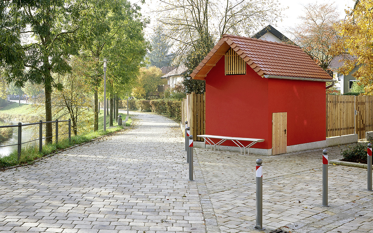 Zehntscheuerplatz Abtsgmünd, Uferbereich Lein