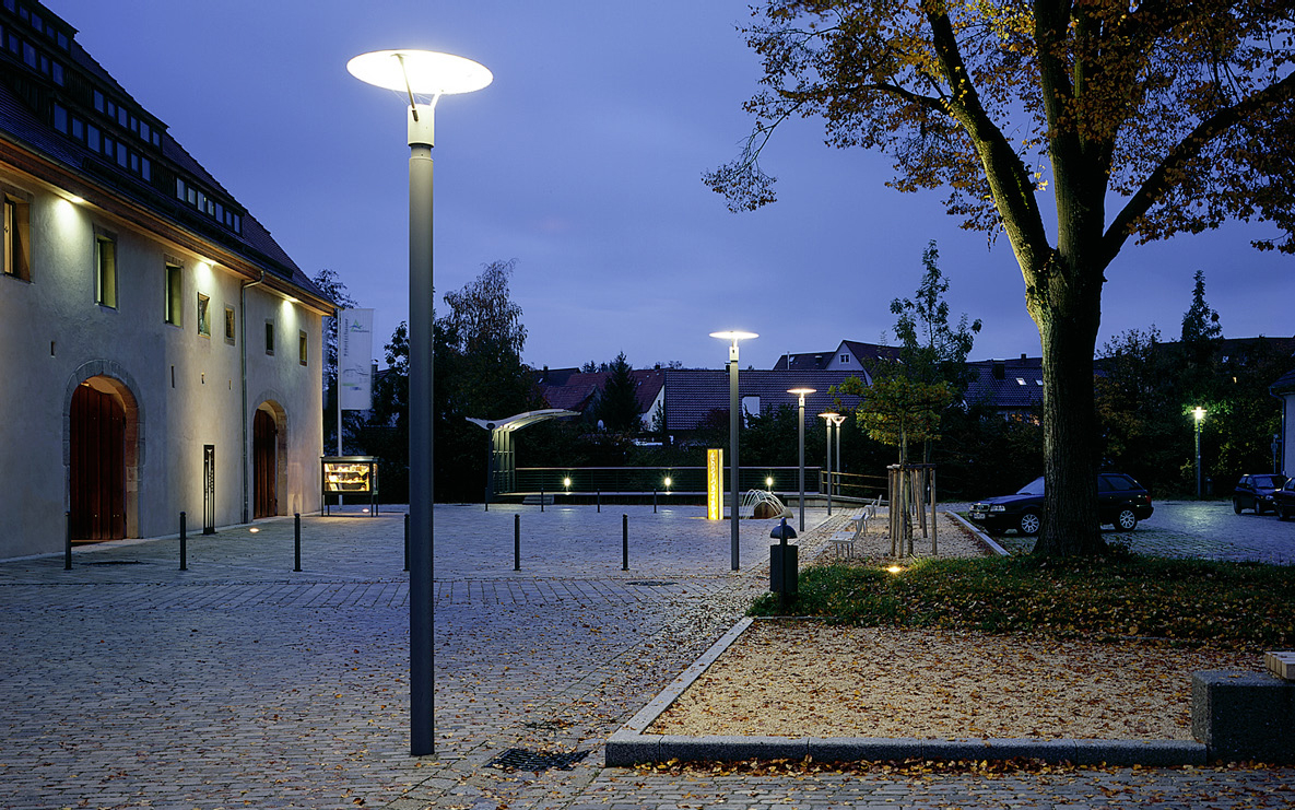 Zehntscheuerplatz Abtsgmünd, Platz (Nachtaufnahme)