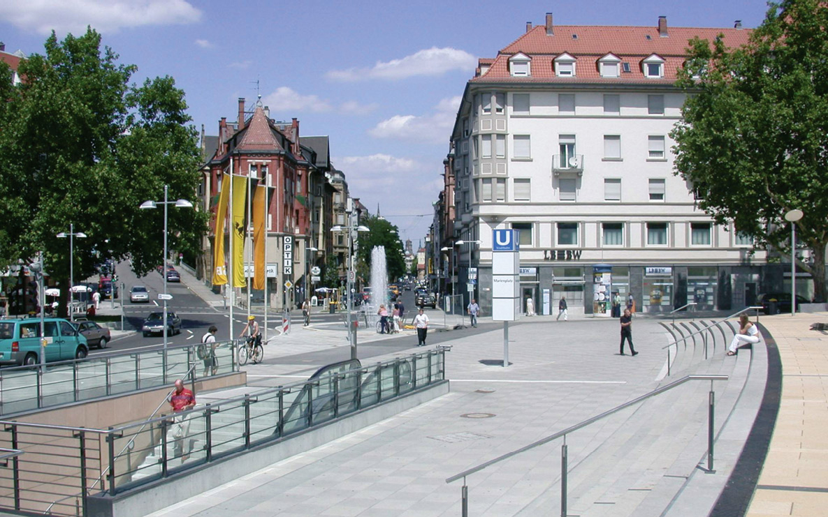 Marienplatz Stuttgart, Freitreppe
